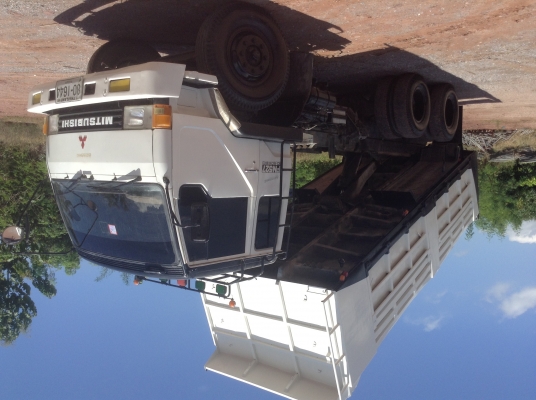 สิบล้อดัมพ์ 2 เพลา MITSUBISHI. ไอ้หลง FN527MA 28,xxxx เครื่อง 190 แรง 6D16 เครื่องสวย กำลังดี ซัซซี่สวย ยางไม่ดี ดัมพ์ยาว 6 เมตร 850,000