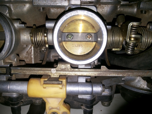 ขาย คาร์บู Suzuki bandit 250 cc. ขาย คาร์บู Suzuki bandit 250 cc.