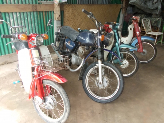 ขายรวมมอเตอร์ไซค์โบราณราคาถูก 46000 ราคาต่อได้