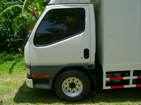 MITSUBISHI FUSO GUTS รถห้าง ตู้แห้ง 4 ล้อไม่ติดเวลา