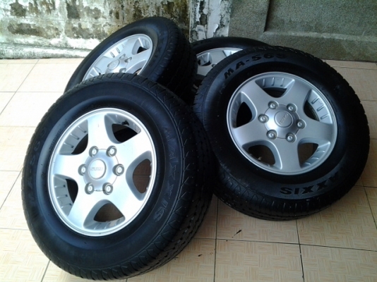 แม็กซ์พร้อมยางกระบะบรรทุกสภาพสวยครับ 215/70 ขอบ15