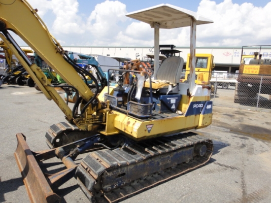รถขุดดิน PC40-6-13528  สภาพสวย  ชั่วโมงใช้งานน้อย นำเข้าจากญี่ปุ่น  ถึงไทยเรียบร้อยแล้ว  รถจอดอยู่ที่ C.S. Motor หลักสี่ โทร.081-373-0559