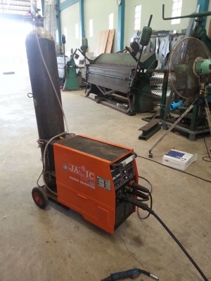 เครื่องเชื่อม MIG