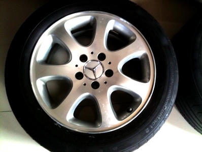 แม็กซ์ BENZขนาด16 นิ้ว พร้อมยางดอกหนาลึก Continental ใช้อีก2ปีสบายๆครับ แม็กซ์ BENZขนาด16 นิ้ว พร้อมยางดอกหนาลึก Continental ใช้อีก2ปีสบายๆครับ