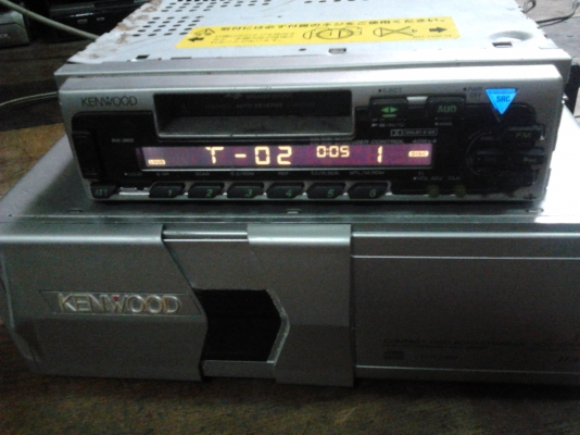 ขายวิทยุติดรถยนต์พร้อมตู้cd mp3ของkenwood