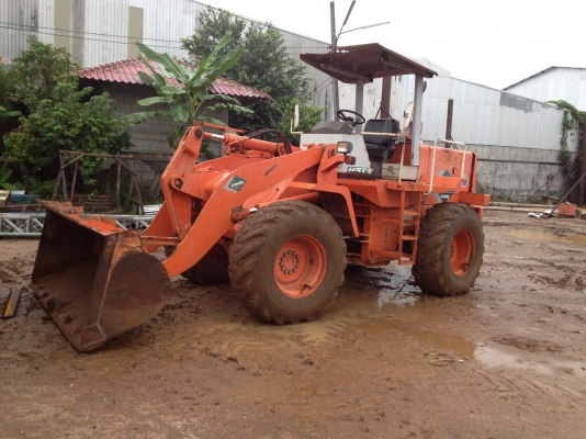 ขายรถตักล้อยางราคา850000