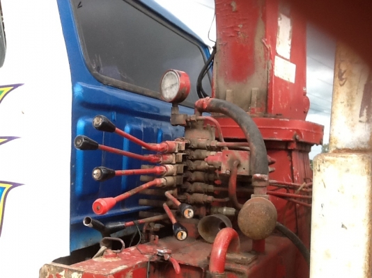 หกล้อติดเครน สภาพพร้อมใช้งาน