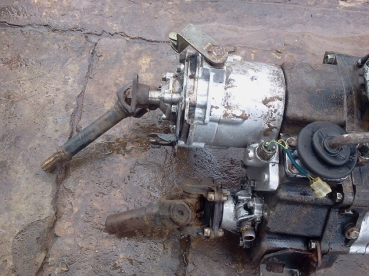 ขายเกียร์4wdมีptoปั่นวิ้นซ์เพลาสวยๆ