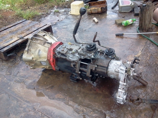 ขายเกียร์4wdมีptoปั่นวิ้นซ์เพลาสวยๆ