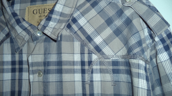 สื้อเชิต GUESS ขนาด XXL