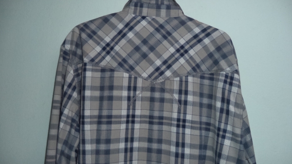 สื้อเชิต GUESS ขนาด XXL