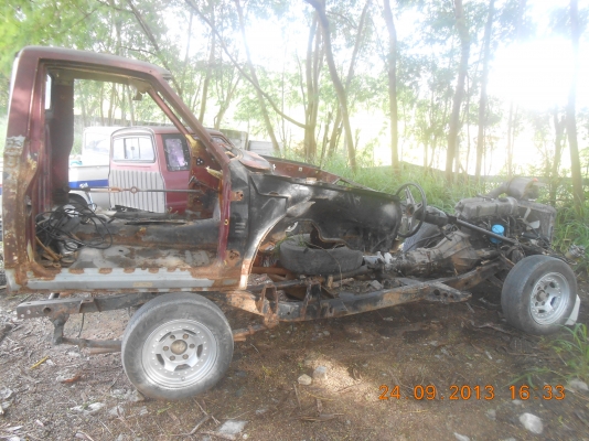 ขายแชสซีสพร้อมช่วงล่าง ช้างเหยียบ datsun 620