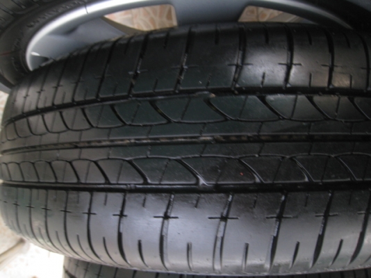 ขายล้อแม็ก Nissan almera 15"x5.5" et40 4รู100 +ยาง ปี4412  สนใจติดต่อเล็กคลองสาม (081-3747940)