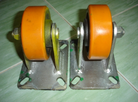 ขายล้อโพลียูรีเทน 4 นิ้ว รุ่น R300 มีความหนาของเหล็กถึง 6 มม.