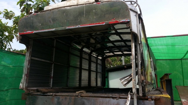 ขายหลังคารถหกล้อ