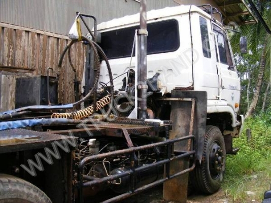 รถบรรทุก 10 ล้อหัวลาก ยี่ห้อ NISSAN UD 360 แรงม้า รถบรรทุก 10 ล้อหัวลาก ยี่ห้อ NISSAN UD 360 แรงม้า