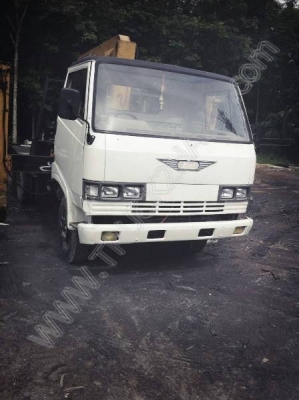 รถบรรทุก 6 ล้อติดเครน ยี่ห้อ HINO ติดเครน 3 ตัน รถบรรทุก 6 ล้อติดเครน ยี่ห้อ HINO ติดเครน 3 ตัน