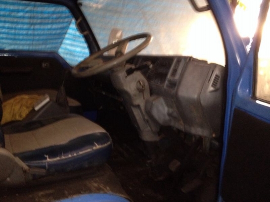 รถอีซูซุ 6 ล้อ รั่ว 100 แรงม้า สนใจติดต่อ 081 - 6079515 รถอีซูซุ 6 ล้อ รั่ว 100 แรงม้า สนใจติดต่อ 081 - 6079515