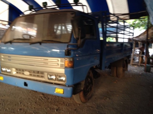 รถอีซูซุ 6 ล้อ รั่ว 100 แรงม้า  สนใจติดต่อ 081 - 6079515