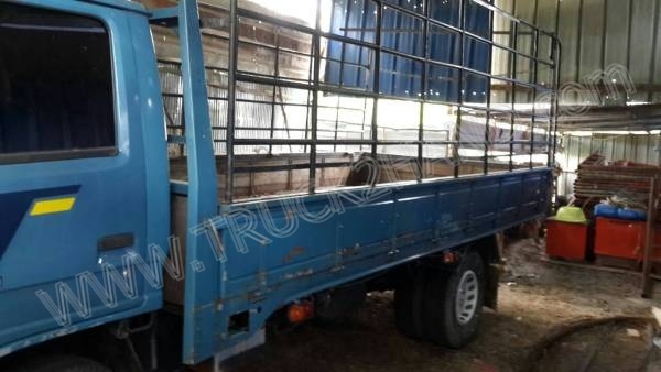 รถบรรทุก 6 ล้อ ยี่ห้อ ISUZU รุ่น NPR 115 แรงม้า รถบรรทุก 6 ล้อ ยี่ห้อ ISUZU รุ่น NPR 115 แรงม้า