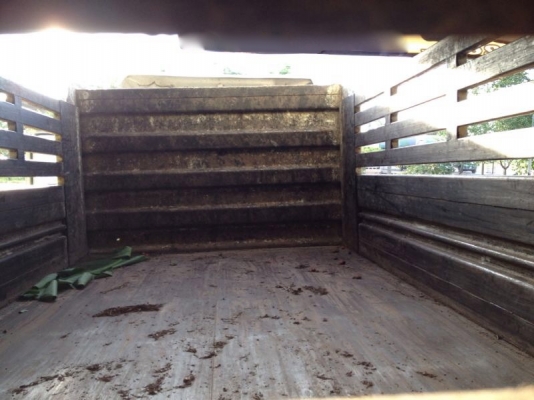 รถอีซูซุ 6 ล้อดั้ม NQR  150 แรงม้า ปี 51  สนใจติดต่อ 081 - 6079515