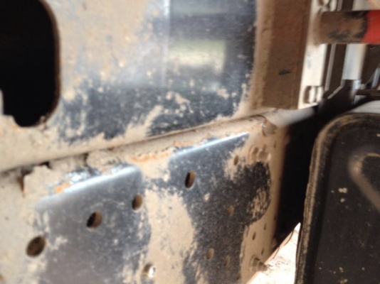 รถอีซูซุ 6 ล้อดั้ม NQR  150 แรงม้า ปี 51  สนใจติดต่อ 081 - 6079515