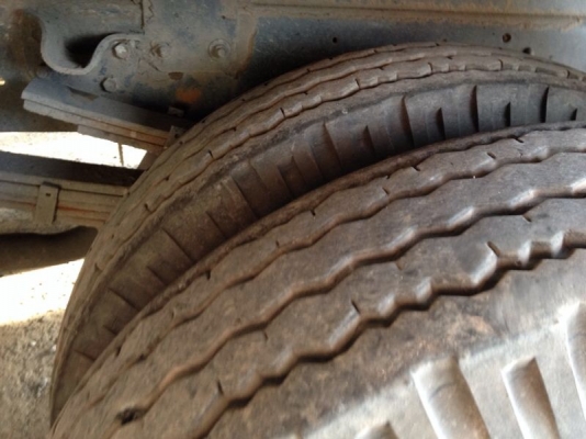 รถอีซูซุ 6 ล้อดั้ม NQR  150 แรงม้า ปี 51  สนใจติดต่อ 081 - 6079515