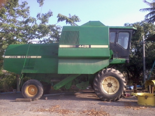 รถเกี่ยวข้าวโพดไฮโดร รถเกี่ยวข้าวโพดไฮโดร