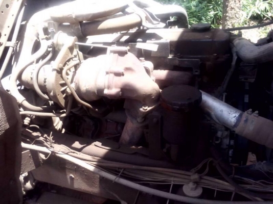 รถอีซูซุ 10 ล้อดั้ม เปลื่ยนเครื่อง 230 แรงม้า  สนใจติดต่อ 081 - 6079515