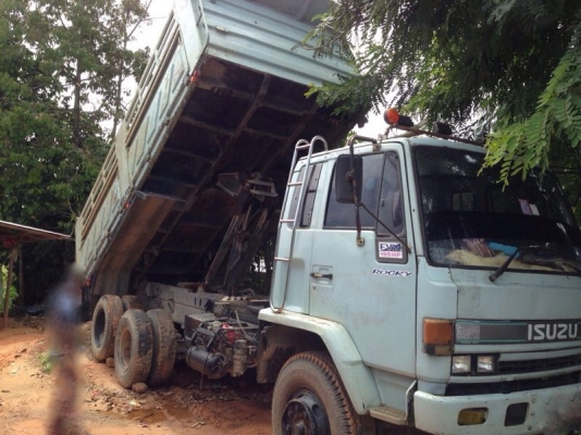 รถอีซูซุ 10 ล้อดั้ม FVZ 195 แรงม้า  สนใจติดต่อ 081 - 6079515