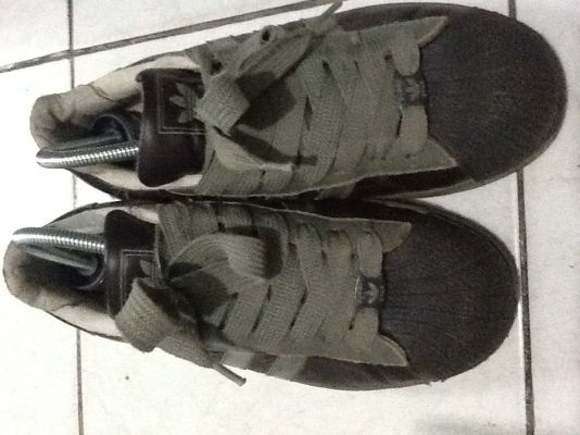 รองเท้า adidas หัวเชล