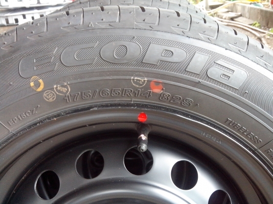 ล้อMitsubishi Attrage ป้ายแดง พร้อมยาง ยาง 175 65 14 ปี2013