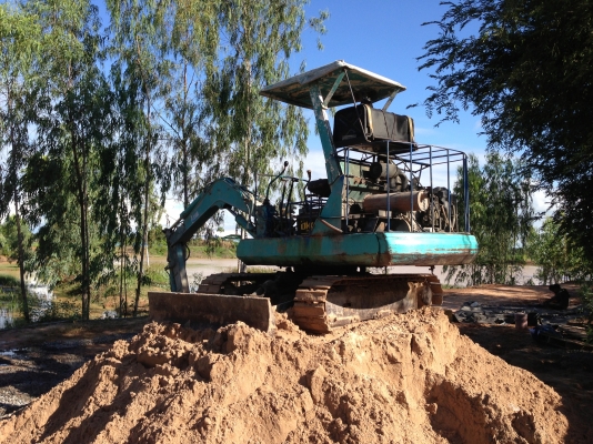 ขายรถแบคโฮล KOMATSU PC30-5 มีภาพวีดีโอ รถสภาพดีพร้อมใช้งาน เอกสารใบอินวอย สนใจโทรสอบถามรายละเอียดได้ครับ คุณ ชัยยา สตึก โทร 081-9972972  089-8451778