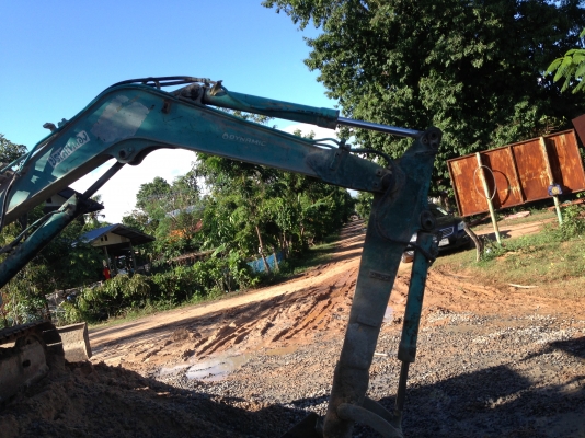 ขายรถแบคโฮล KOMATSU PC30-5 มีภาพวีดีโอ รถสภาพดีพร้อมใช้งาน เอกสารใบอินวอย สนใจโทรสอบถามรายละเอียดได้ครับ คุณ ชัยยา สตึก โทร 081-9972972  089-8451778