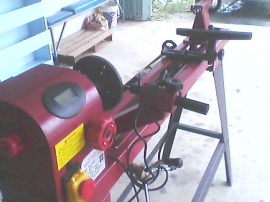 ขายแท่นกลึง เล็กสำหรับงานไม้  ราคา 15,000 บาท