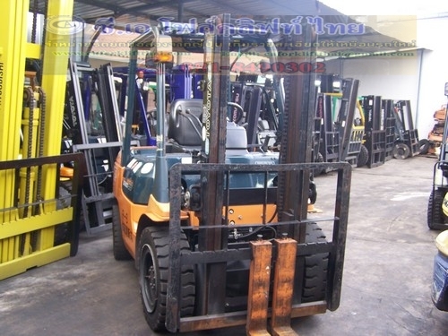 ขายรถ โฟล์คลิฟท์ TOYOTA รุ่น 7-FD30