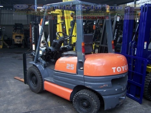 ขายรถ โฟล์คลิฟท์ TOYOTA รุ่น 6-FD25