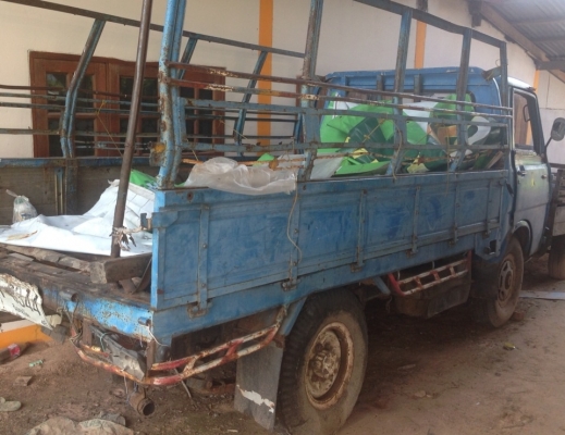 ISUZU ELF 74 HP รถบรรทุก 4 ล้อกลาง กระบะคอกเหล็กความยาว 3.20 เมตรสภาพดีพร้อมบรรทุกได้เลย เครื่องแรงดีไม่เยิ้ม ภายในเก๋งคอนโซลครบพร้อม ช่วงล่างคัชซีไม่ผุไม่ดาม ยางสภาพดี 60\% พร้อมใช้งาน เอกสารทะเบียนครบพร้อม ราคาต่อรองได้ครับ