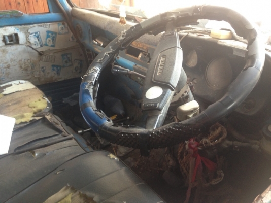 ISUZU ELF 74 HP รถบรรทุก 4 ล้อกลาง กระบะคอกเหล็กความยาว 3.20 เมตรสภาพดีพร้อมบรรทุกได้เลย เครื่องแรงดีไม่เยิ้ม ภายในเก๋งคอนโซลครบพร้อม ช่วงล่างคัชซีไม่ผุไม่ดาม ยางสภาพดี 60\% พร้อมใช้งาน เอกสารทะเบียนครบพร้อม ราคาต่อรองได้ครับ