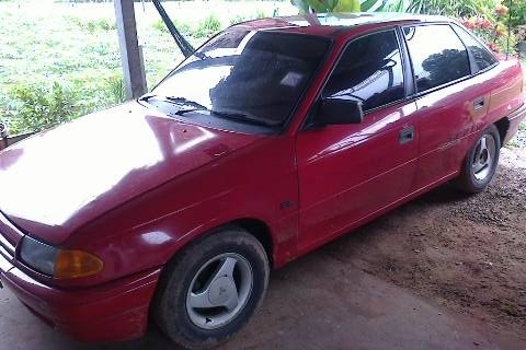 OPEL ASTRA 1.6i MT ปี 94 รถบ้านสภาพดีพร้อมใช้งาน ติดตั้งแก๊ส LPG ลงเล่มครบถูกต้อง วางเครื่องยนต์โตโยต้าสามห่วง 4A ลงเล่มครบพร้อมประหยัดสุดๆ ภายในเก๋งคอนโซลสวยครบ พ.เพาเวอร์ ก.ไฟฟ้า ช่วงล่างแน่น ยางสภาพดี 4 เส้นประมาณ 70\% พร้อมใช้งาน เอกสารทะเบียนครบพร้อมโ