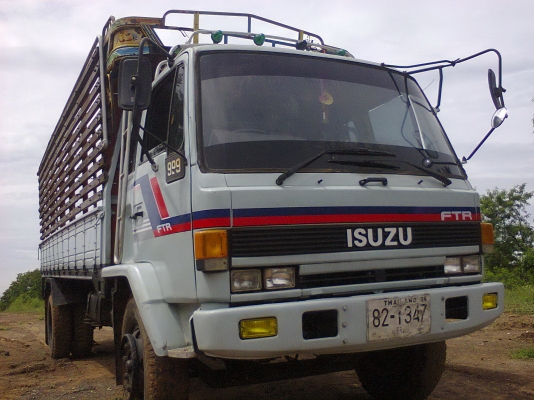 ขาย  หกล้อใหญ๋ROCKY165แรงเครื่อง6BD1สวยๆๆค่ะ