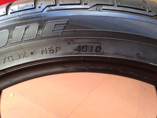ขายยาง Bridgestone RE050A 245/40/18 ปี10 สวยดอก90\% 1คู่ 5,300 Call 0899672139 นายครับ บริการจัดส่งทั่วประเทศ ขายยาง Bridgestone RE050A 245/40/18 ปี10 สวยดอก90\% 1คู่ 5,300 Call 0899672139 นายครับ บริการจัดส่งทั่วประเทศ