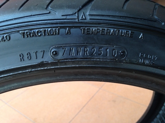 ขายยาง Dunlop lm703 225/40/18 ปี10 สวยๆ 1คู่ 3,800 Call 0899672139 นายครับ บริการจัดส่งทั่วประเทศ ขายยาง Dunlop lm703 225/40/18 ปี10 สวยๆ 1คู่ 3,800 Call 0899672139 นายครับ บริการจัดส่งทั่วประเทศ