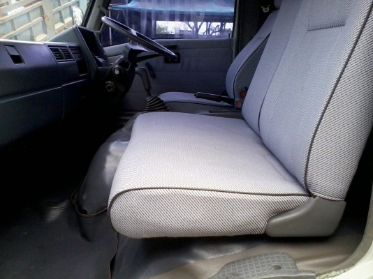 ขายหกล้อHINO  2WHKA  ห้างแท้ ลดราคาเหลือเพียง545000บาท