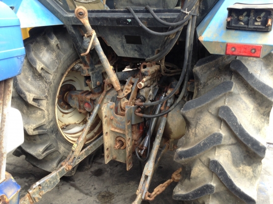 ขายรถไถFORD4630นำเข้าจากอังกฤษ2เพลา65แรงคานหน้าคาลาโร่ลุยน้ำได้ครับ