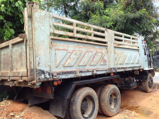 รถอีซูซุ 10 ล้อดั้ม FVZ 195 แรงม้า    สนใจติดต่อ 081 - 6079515