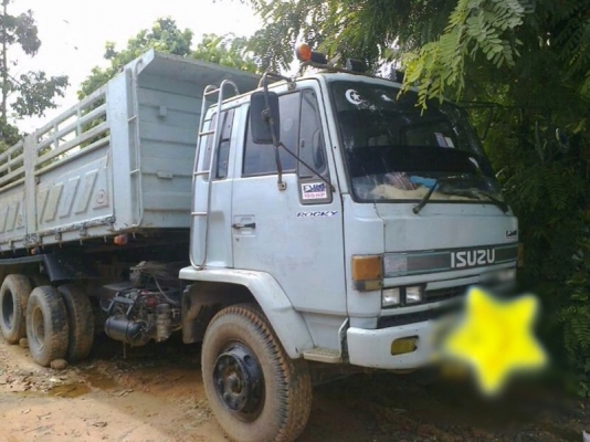 รถอีซูซุ 10 ล้อดั้ม FVZ 195 แรงม้า    สนใจติดต่อ 081 - 6079515