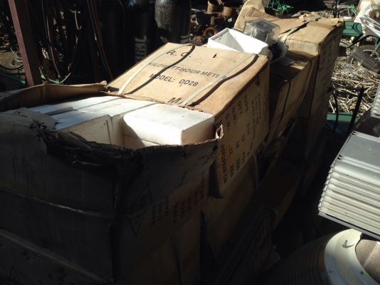 ขายมิเตอร์ไฟ 2 เฟส 5(15)A 1200R/kWh 240 V เป็นของใหม่ อยู่ในกล่อง มีหลายร้อยตัวครับ