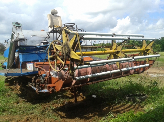 ขายรถเกี่ยวข้าวรองกระสอบ