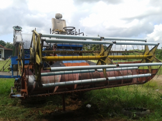 ขายรถเกี่ยวข้าวรองกระสอบ